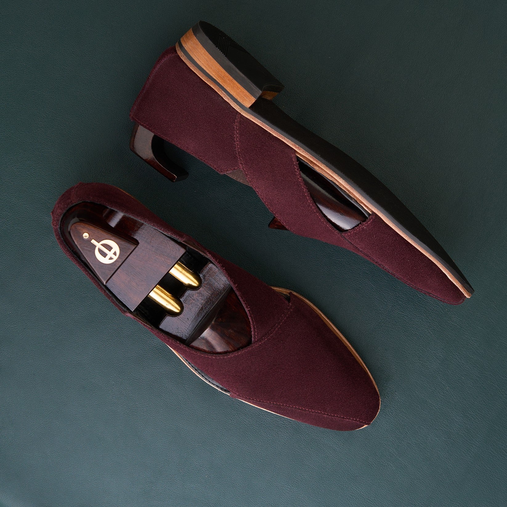 Peshawari / Suede - Burgandy