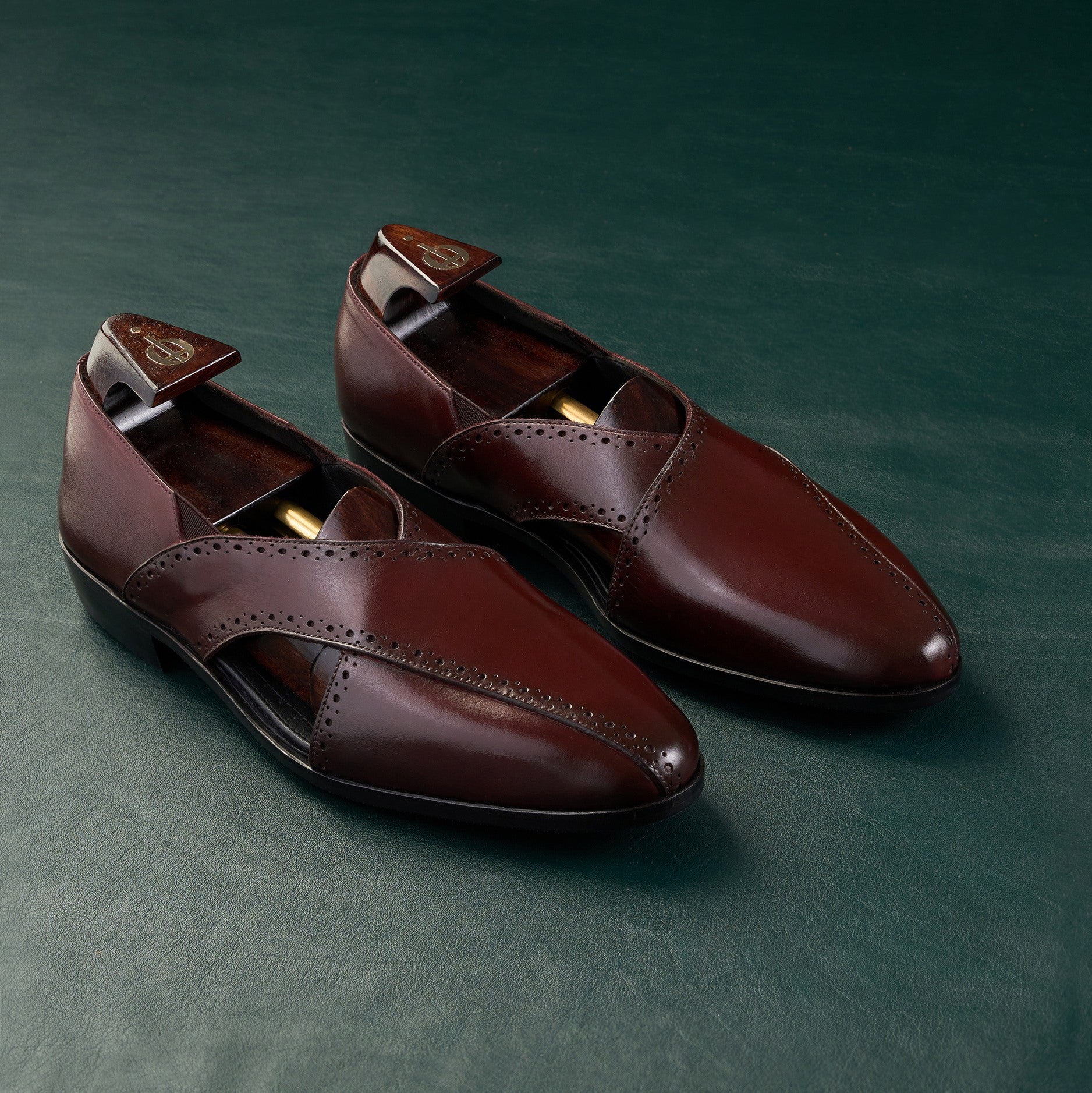 Peshwarai / Patina - Mahogany