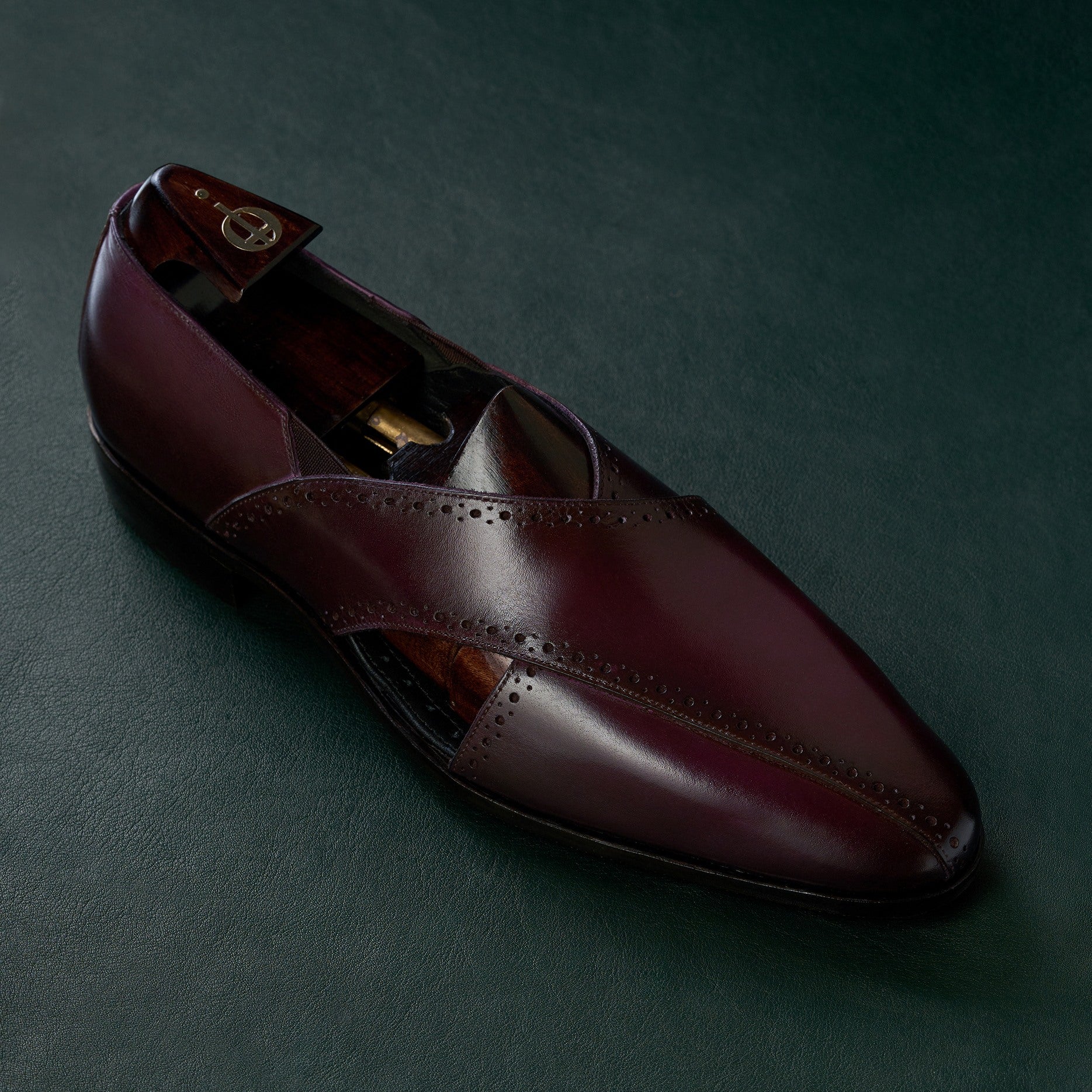 Peshwarai / Patina - Oxblood