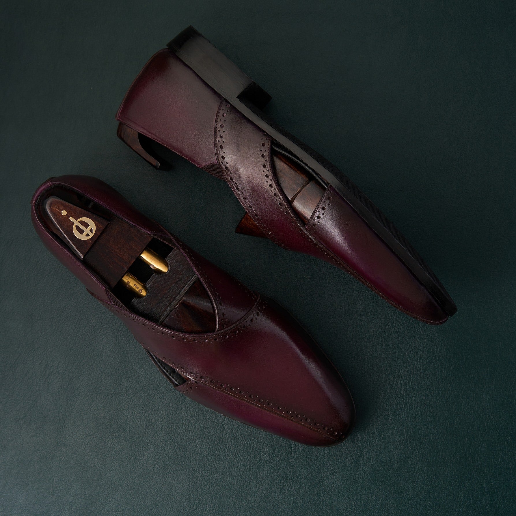 Peshwarai / Patina - Oxblood