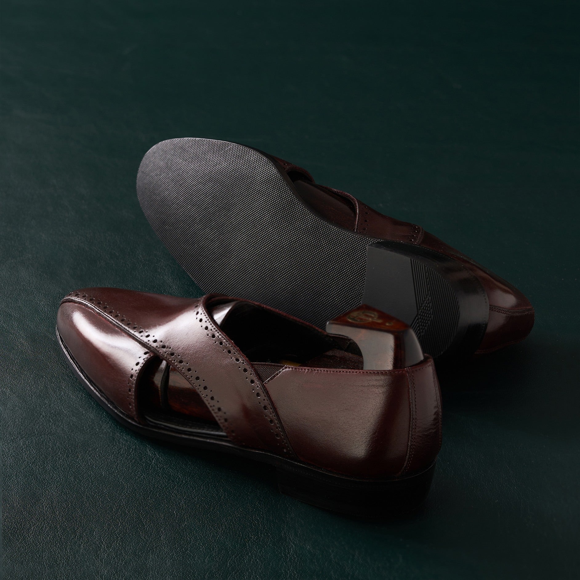 Peshwarai / Patina - Mahogany